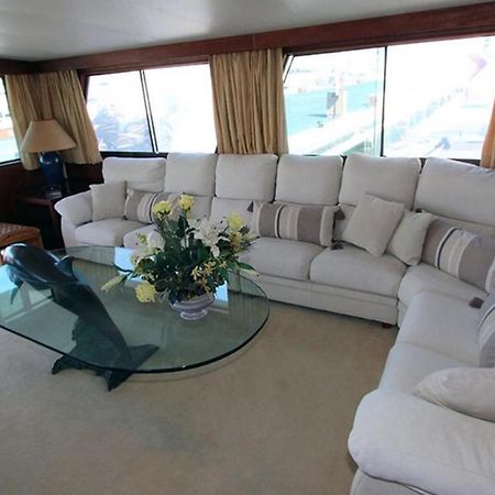 Hotel Yacht Our Alissa Sant Adria de Besos Εξωτερικό φωτογραφία