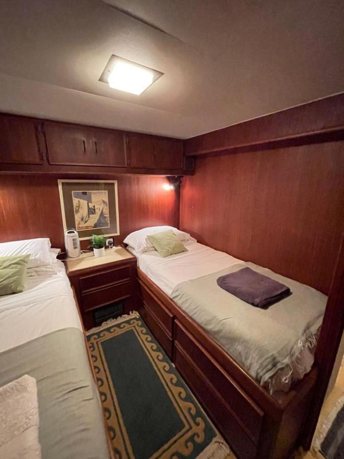 Hotel Yacht Our Alissa Sant Adria de Besos Εξωτερικό φωτογραφία