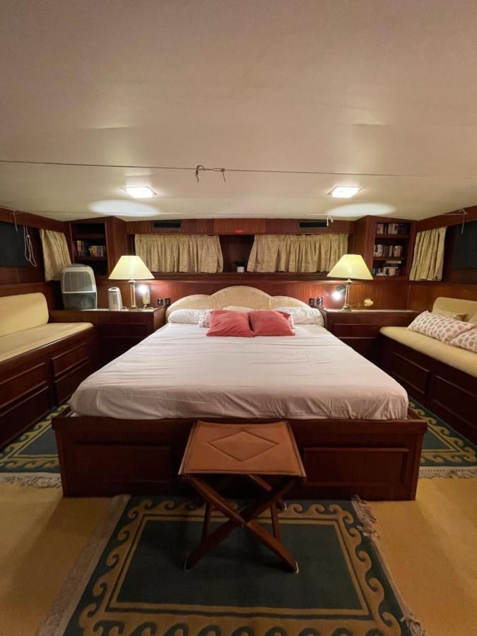 Hotel Yacht Our Alissa Sant Adria de Besos Εξωτερικό φωτογραφία