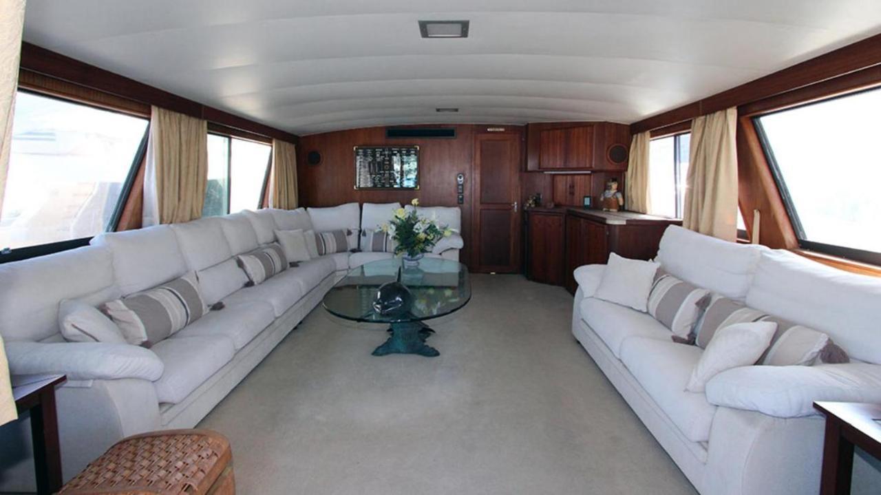 Hotel Yacht Our Alissa Sant Adria de Besos Εξωτερικό φωτογραφία