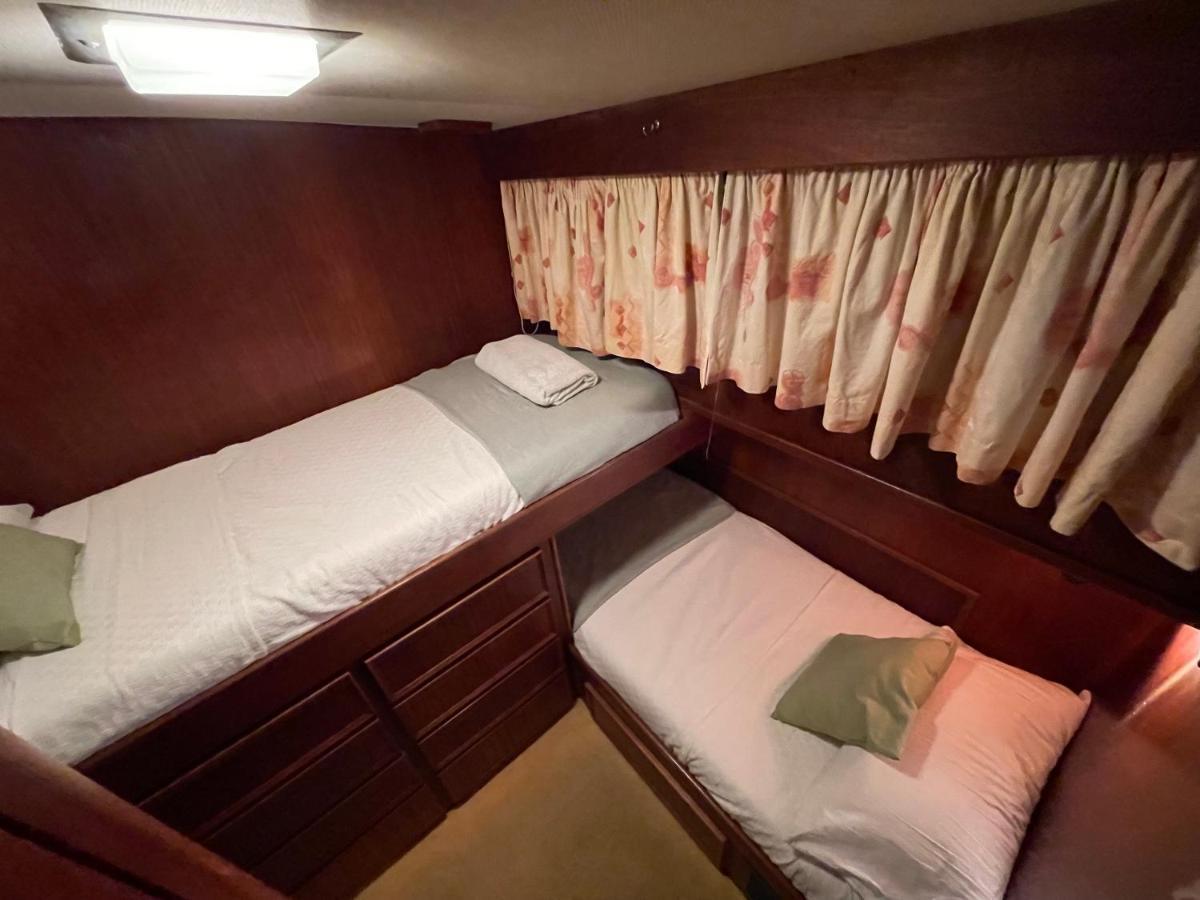 Hotel Yacht Our Alissa Sant Adria de Besos Εξωτερικό φωτογραφία