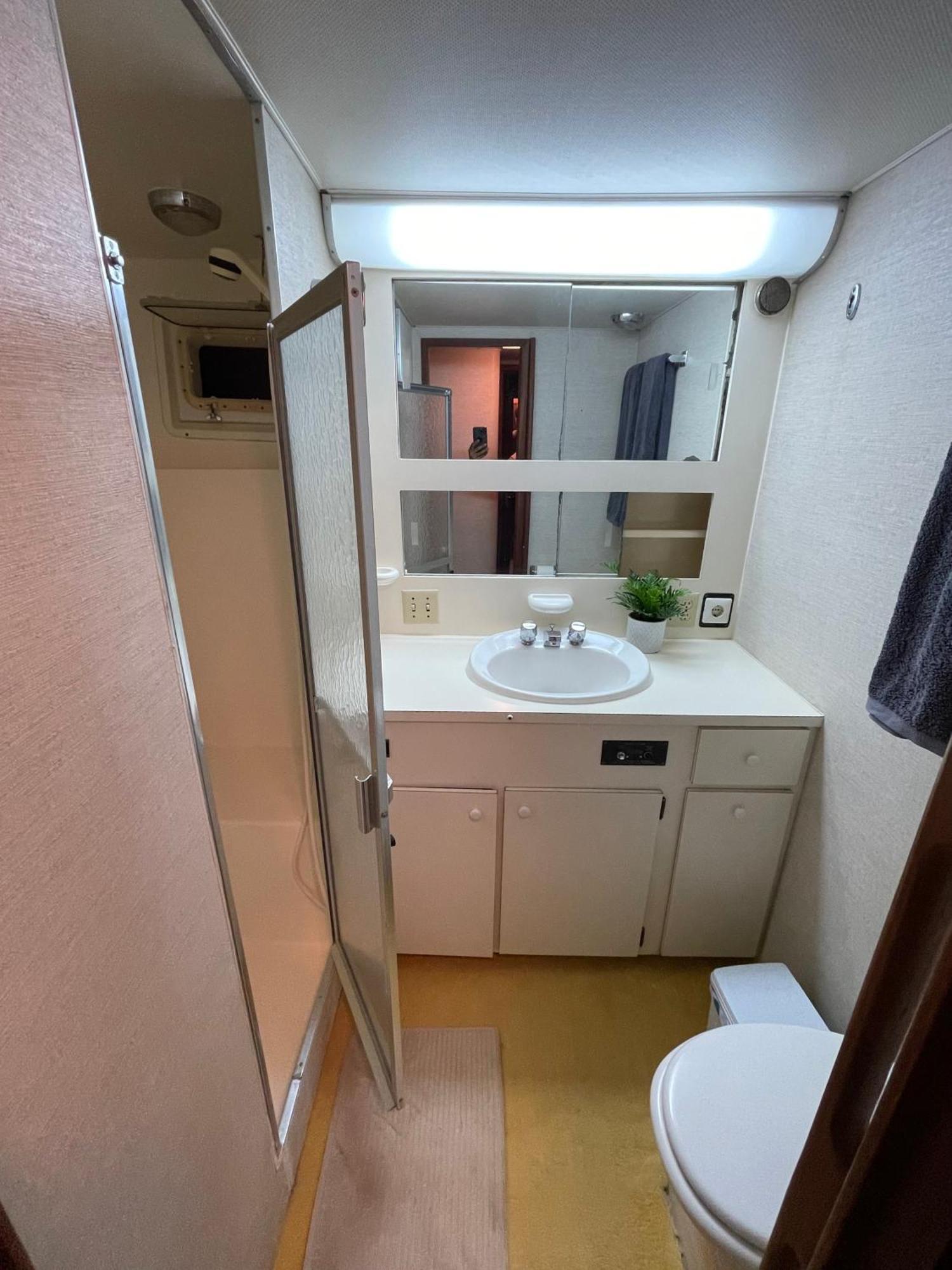 Hotel Yacht Our Alissa Sant Adria de Besos Εξωτερικό φωτογραφία